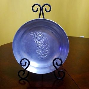 ALUMINUM 9"DISH W ROSE CENTER UNMARKED